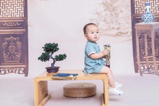 常州宝宝眼睛肿是什么原因